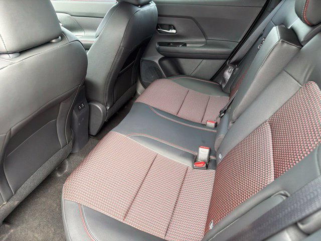 New 2026 Nissan Kicks SR AWD/4WD image 17
