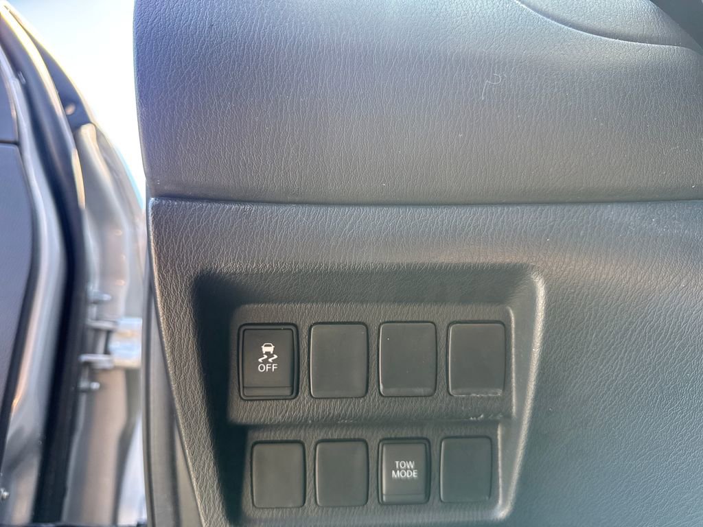 Used 2017 Nissan Pathfinder SV FWD image 21
