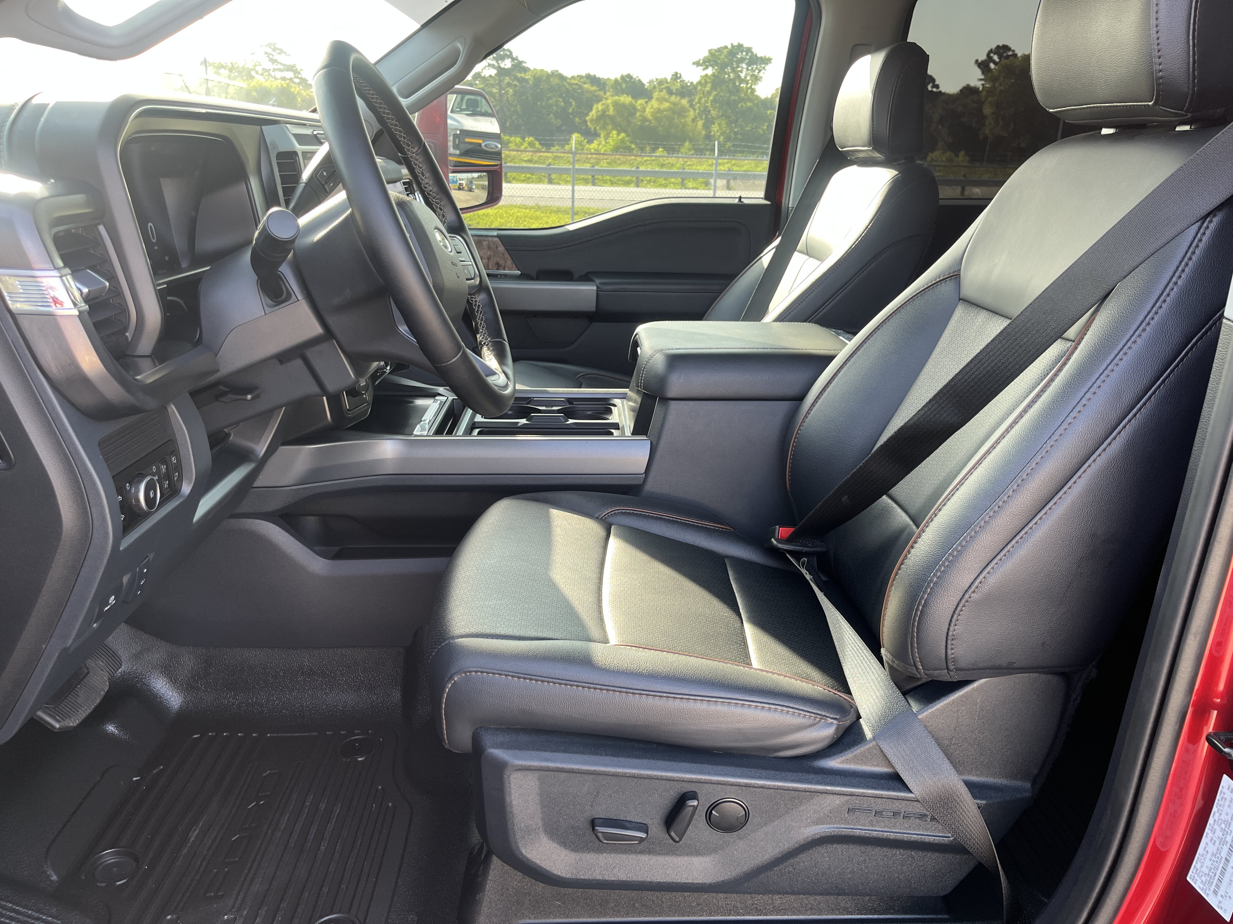 Used 2026 Ford F350 Lariat w/ FX4 Off-Road Package AWD/4WD image 15