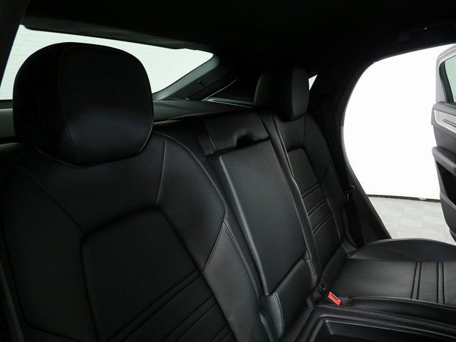 Certified 2024 Porsche Cayenne Turbo GT AWD/4WD image 23