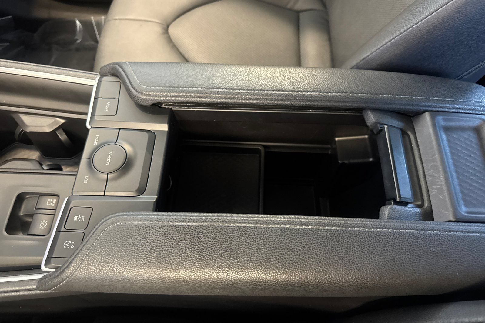 Used 2025 Toyota Grand Highlander FWD image 31