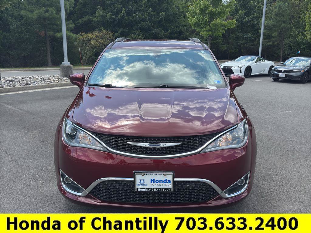 Used 2017 Chrysler Pacifica Touring-L w/ Tire & Wheel Group FWD video 2