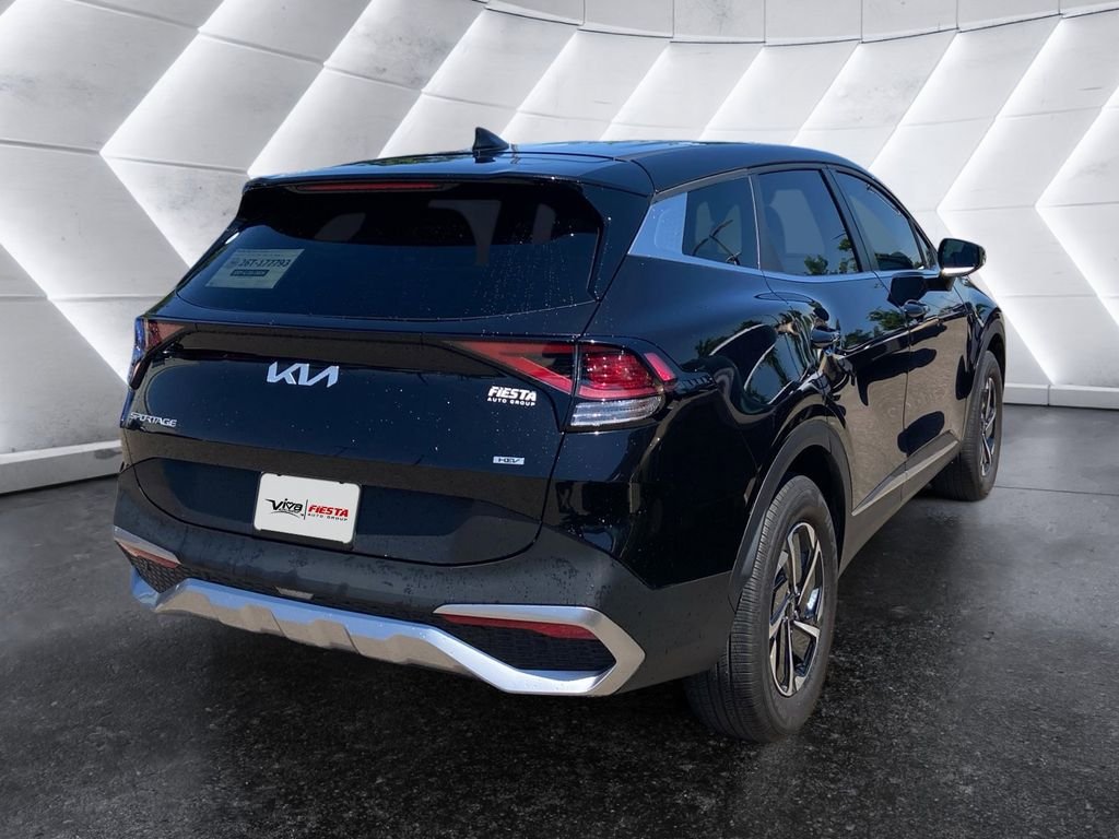 Used 2025 Kia Sportage LX AWD/4WD image 4