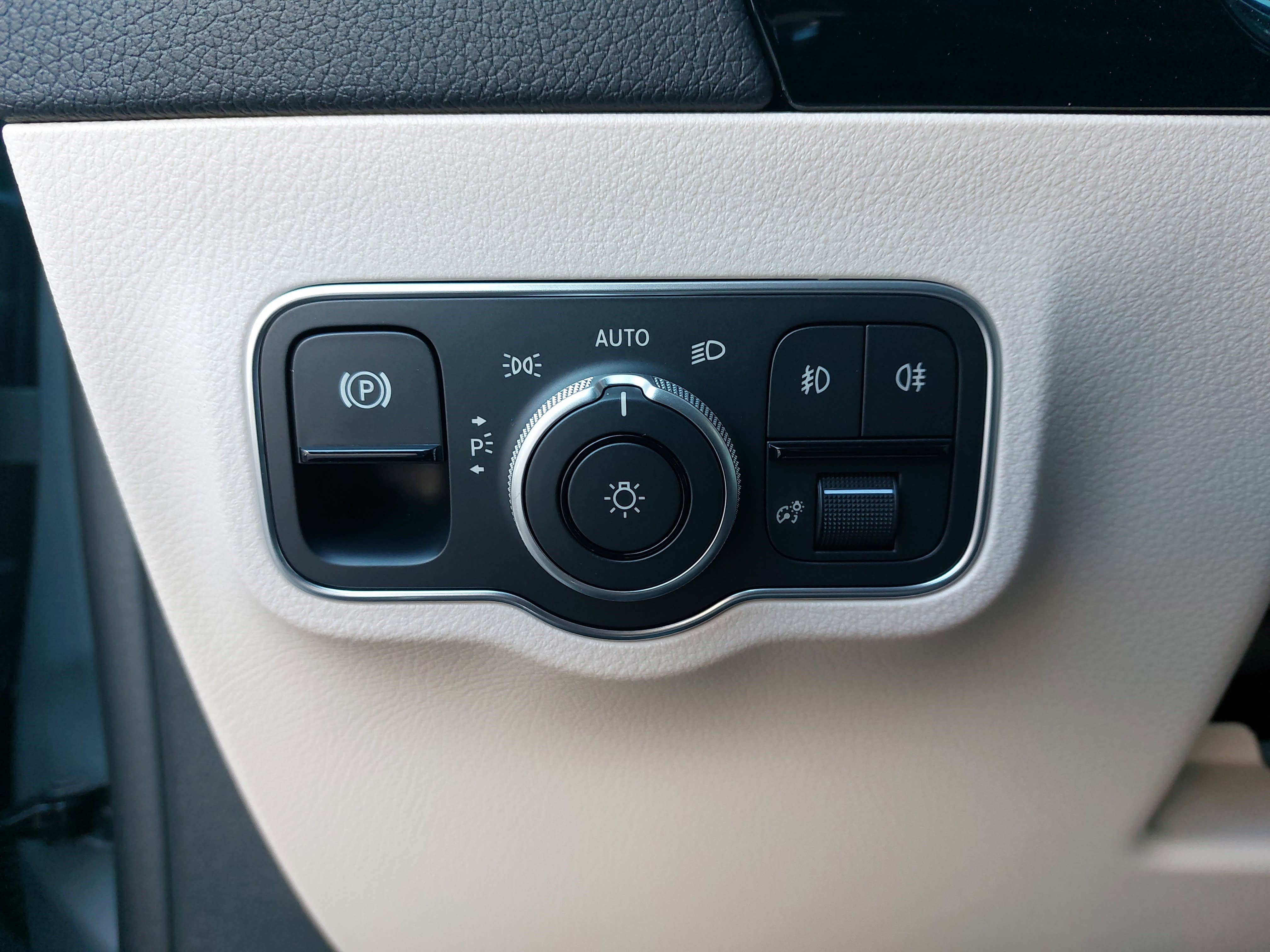 Certified 2025 Mercedes-Benz GLA 250 image 25