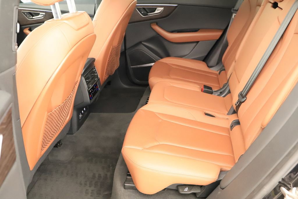 Used 2019 Audi Q8 Premium Plus w/ Premium Plus AWD/4WD image 33
