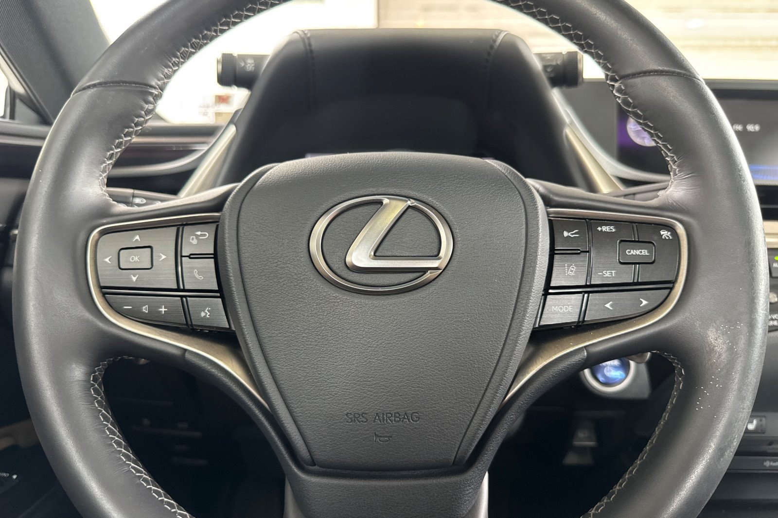 Certified 2020 Lexus ES 300h w/ Premium Package FWD image 28
