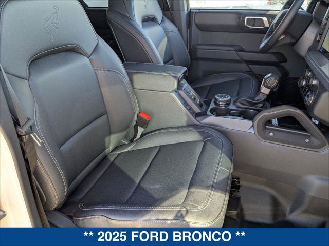 New 2025 Ford Bronco Badlands AWD/4WD image 18