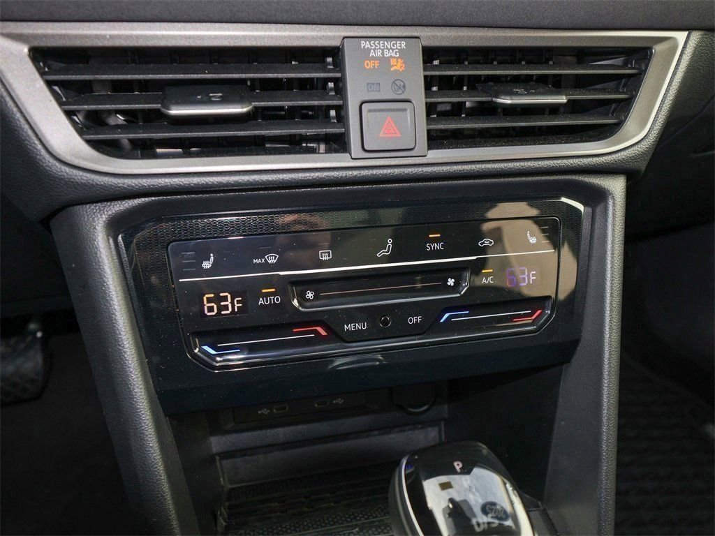 New 2025 Volkswagen Taos SE image 20