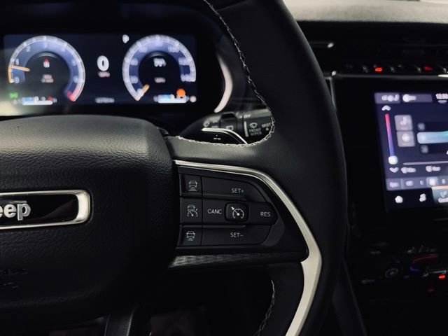 Used 2025 Jeep Grand Cherokee Altitude image 25