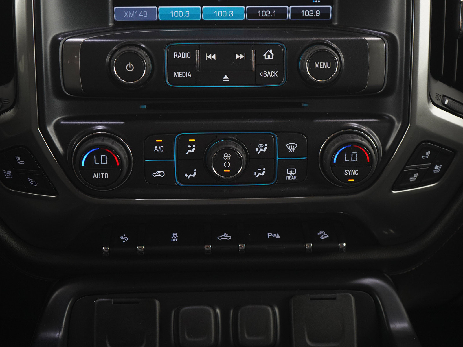 Used 2016 Chevrolet Silverado 1500 LTZ Z71 w/ LTZ Plus Package AWD/4WD image 19