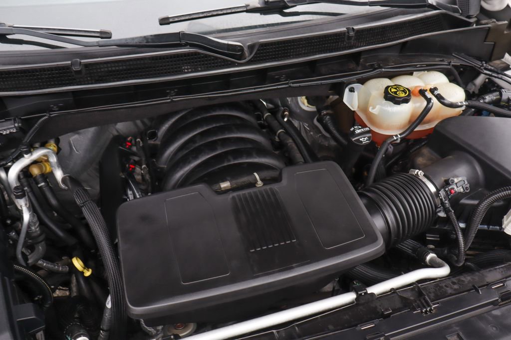 Used 2021 GMC Yukon XL SLT w/ SLT Premium Package image 12