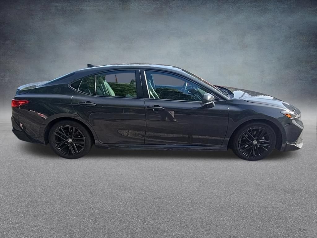 Used 2025 Toyota Camry SE FWD image 9