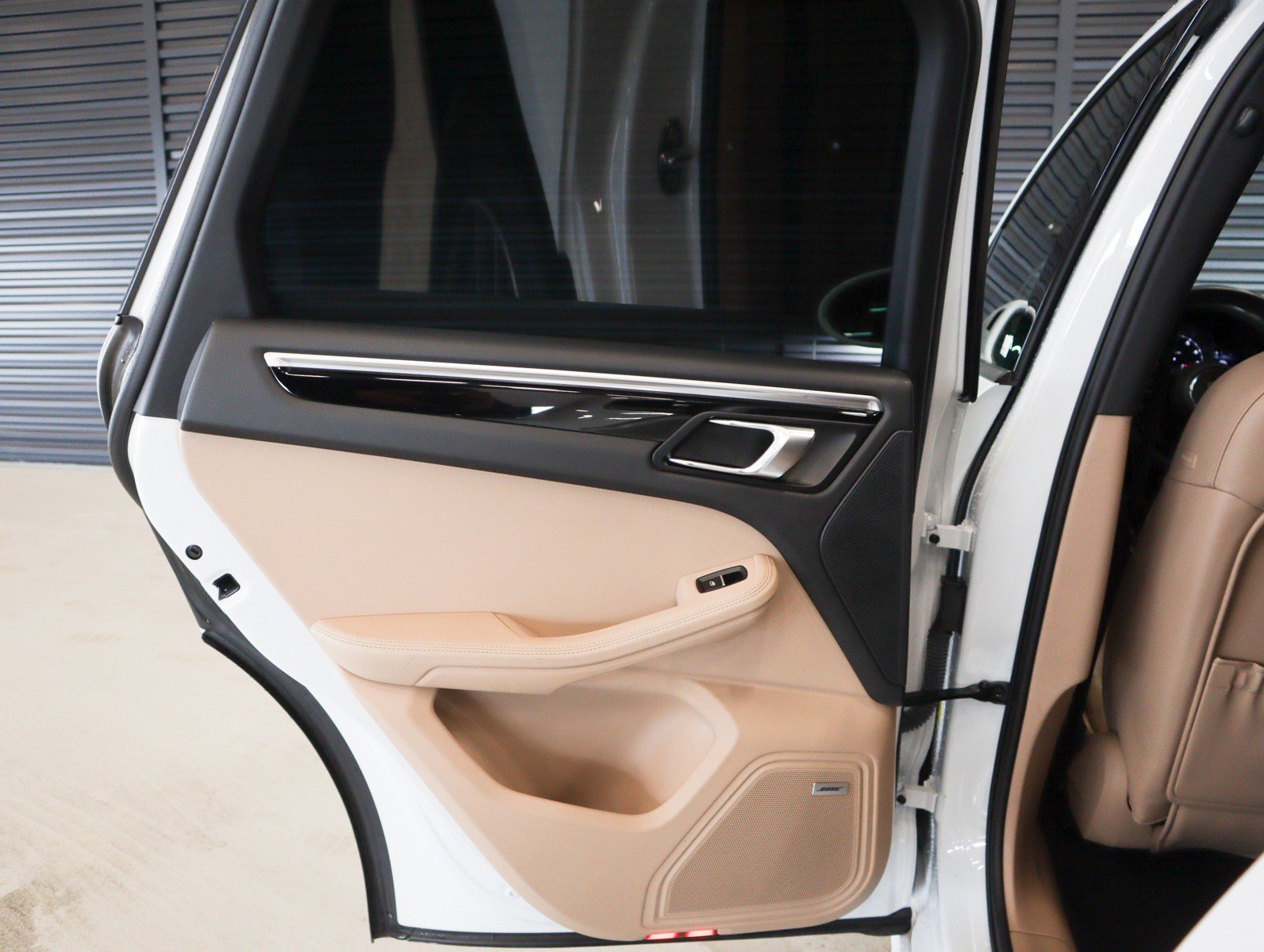 Certified 2022 Porsche Macan image 23