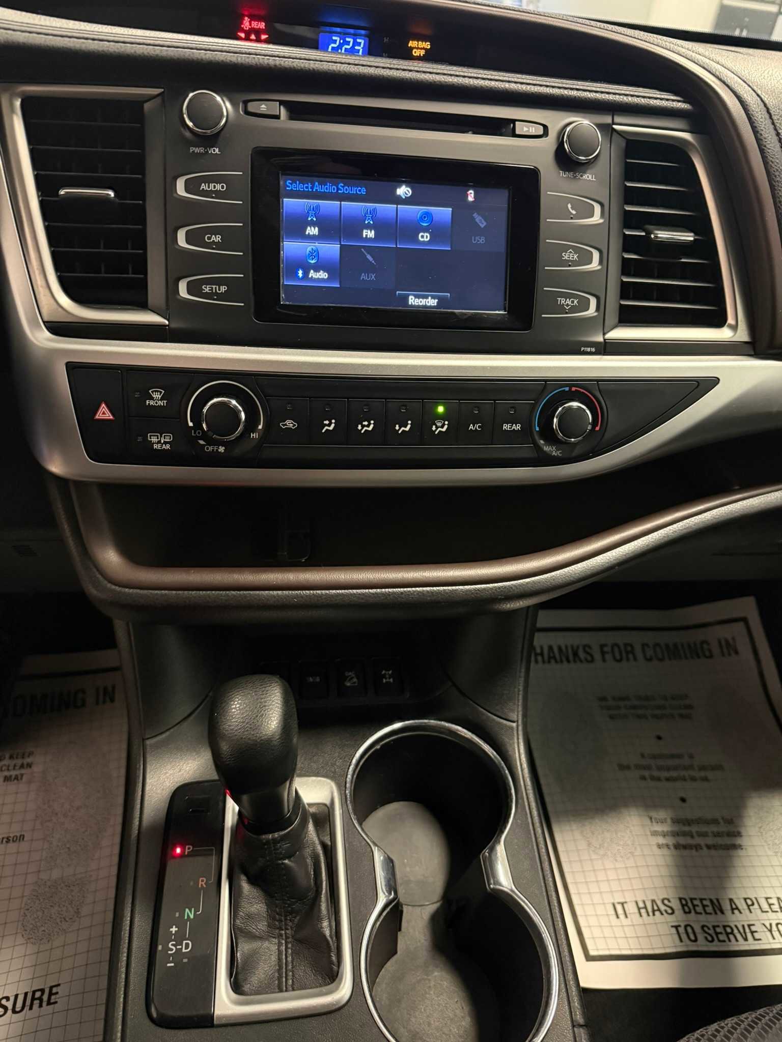 Used 2019 Toyota Highlander LE AWD/4WD image 33