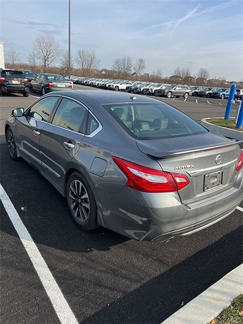 Used 2017 Nissan Altima 2.5 SL w/ Technology Package image 6