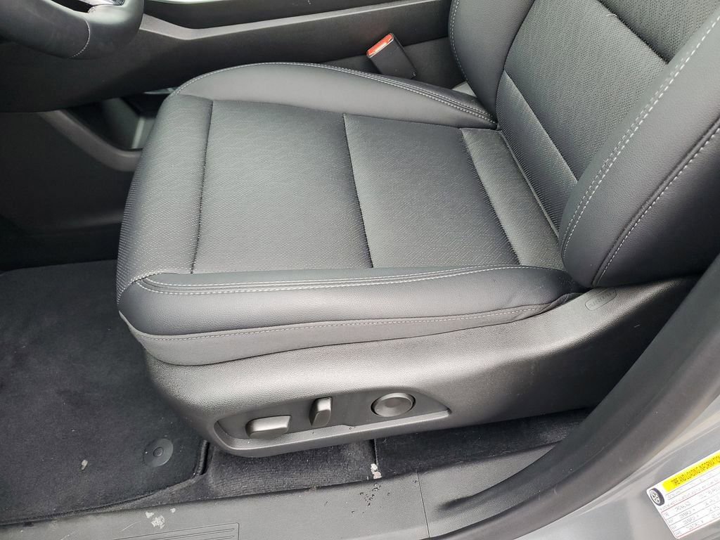 Used 2026 Chevrolet Equinox LT w/ Convenience Package II image 13