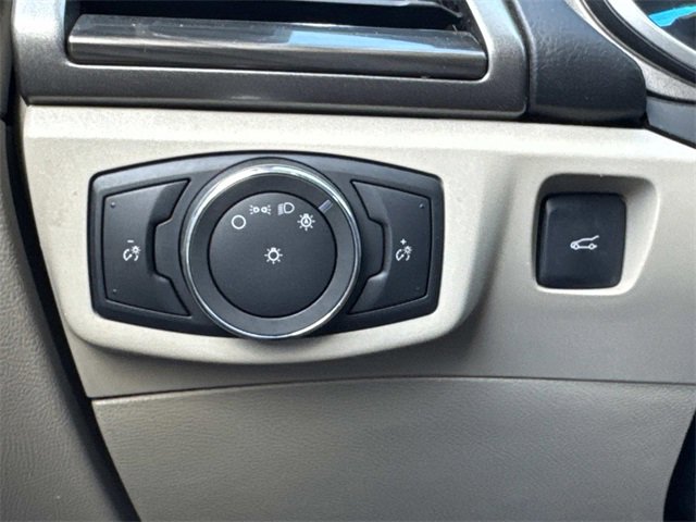 Used 2018 Ford Fusion SE image 19