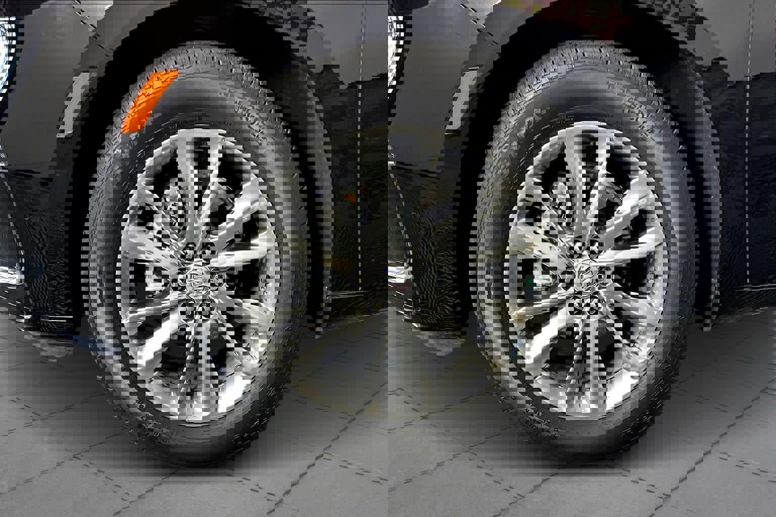 Certified 2023 Buick Enclave Avenir w/ Avenir Technology Package image 8