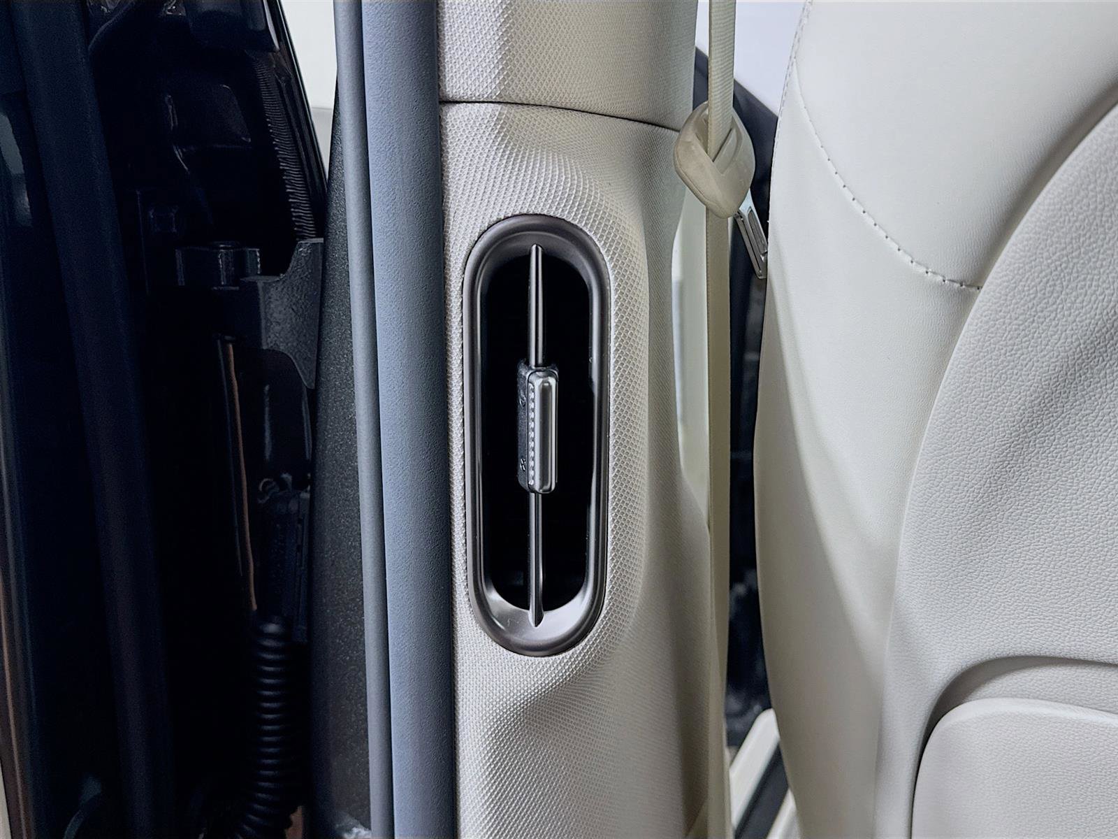 New 2024 Genesis GV60 RWD image 26