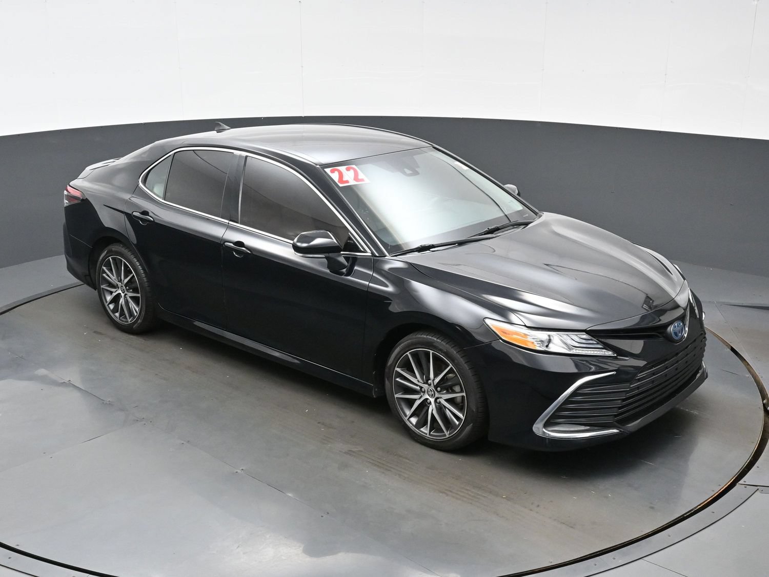 Used 2022 Toyota Camry XLE FWD image 32