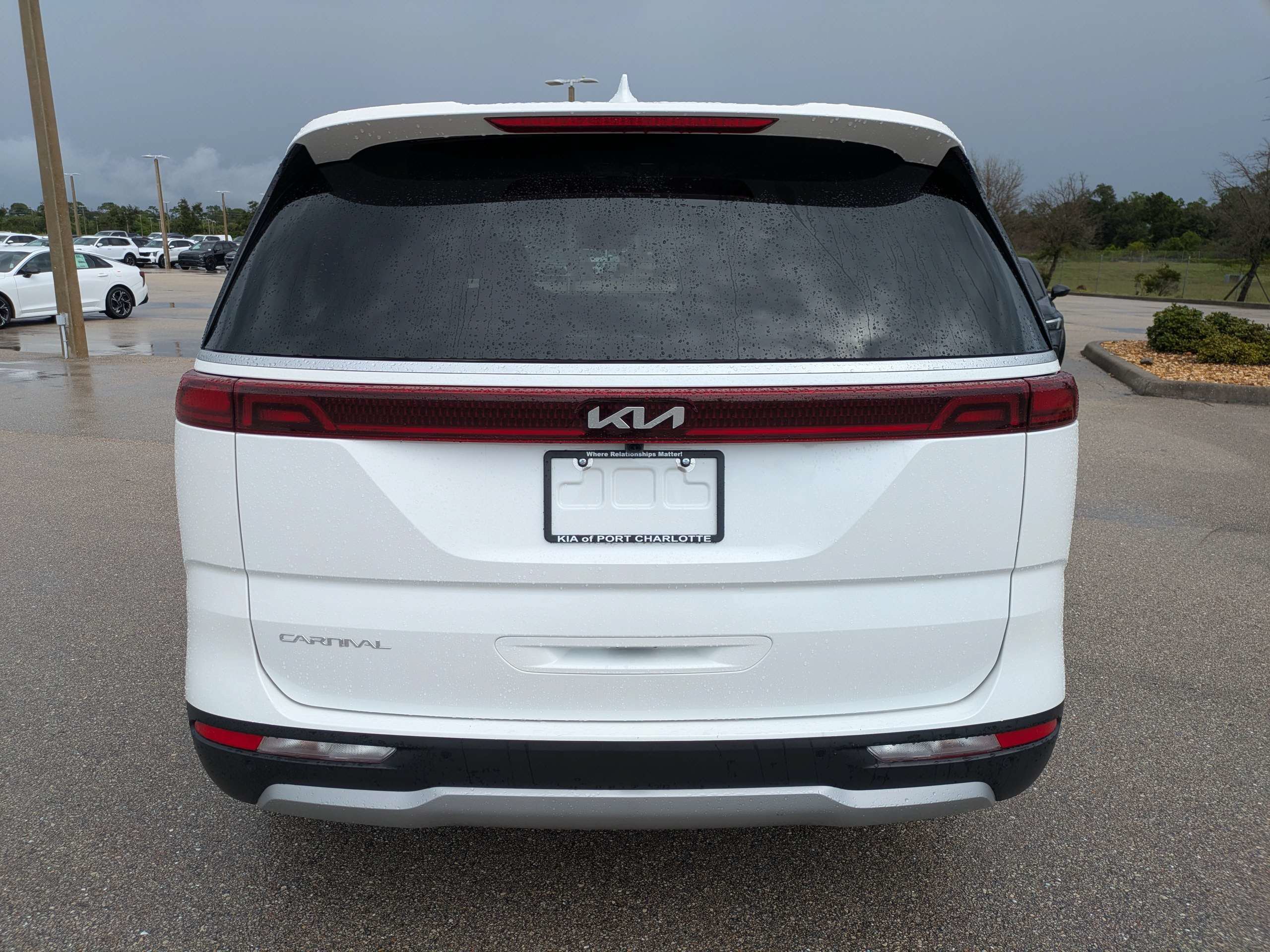 Certified 2024 Kia Carnival LX FWD image 5