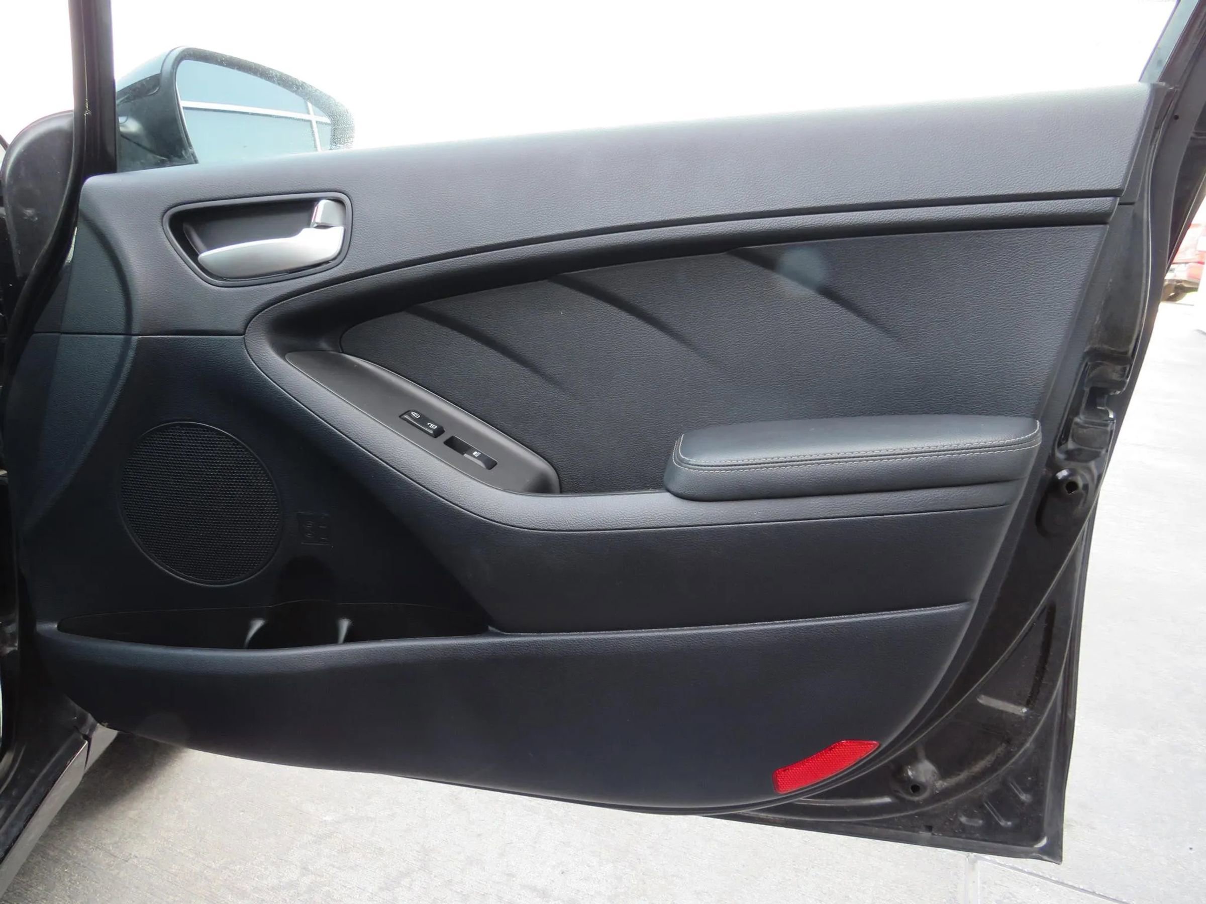 Used 2017 Kia Forte LX image 33