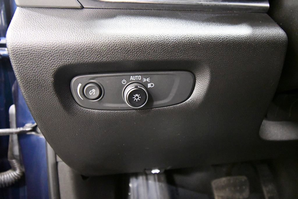 Used 2023 Chevrolet Traverse LT AWD/4WD image 19