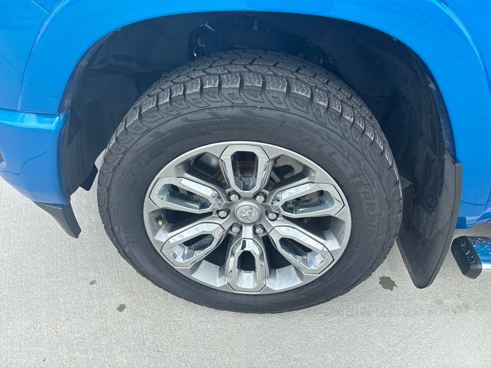 Used 2022 RAM 1500 Laramie w/ Sport Appearance Package AWD/4WD image 11