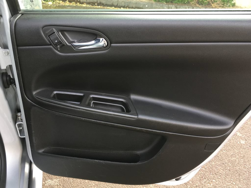 Used 2014 Chevrolet Impala LT FWD image 29