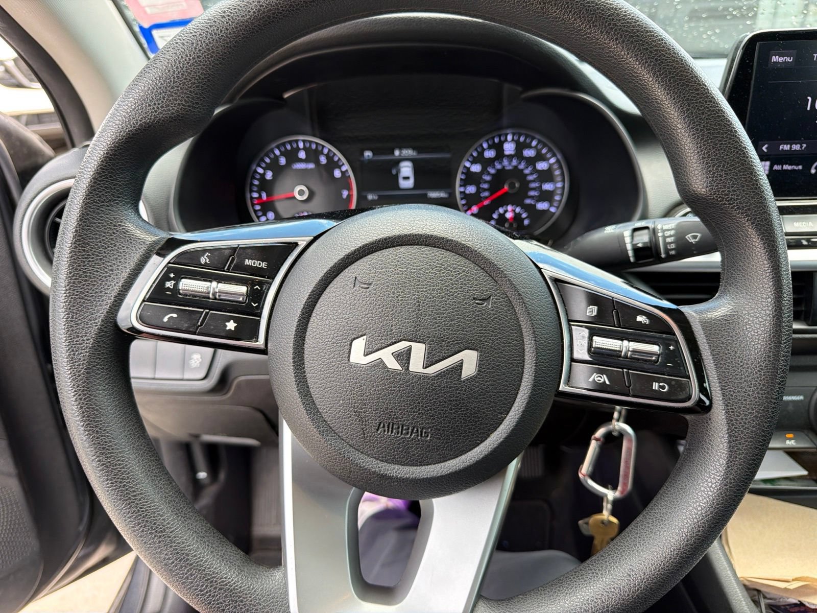 Used 2022 Kia Forte LXS FWD image 3