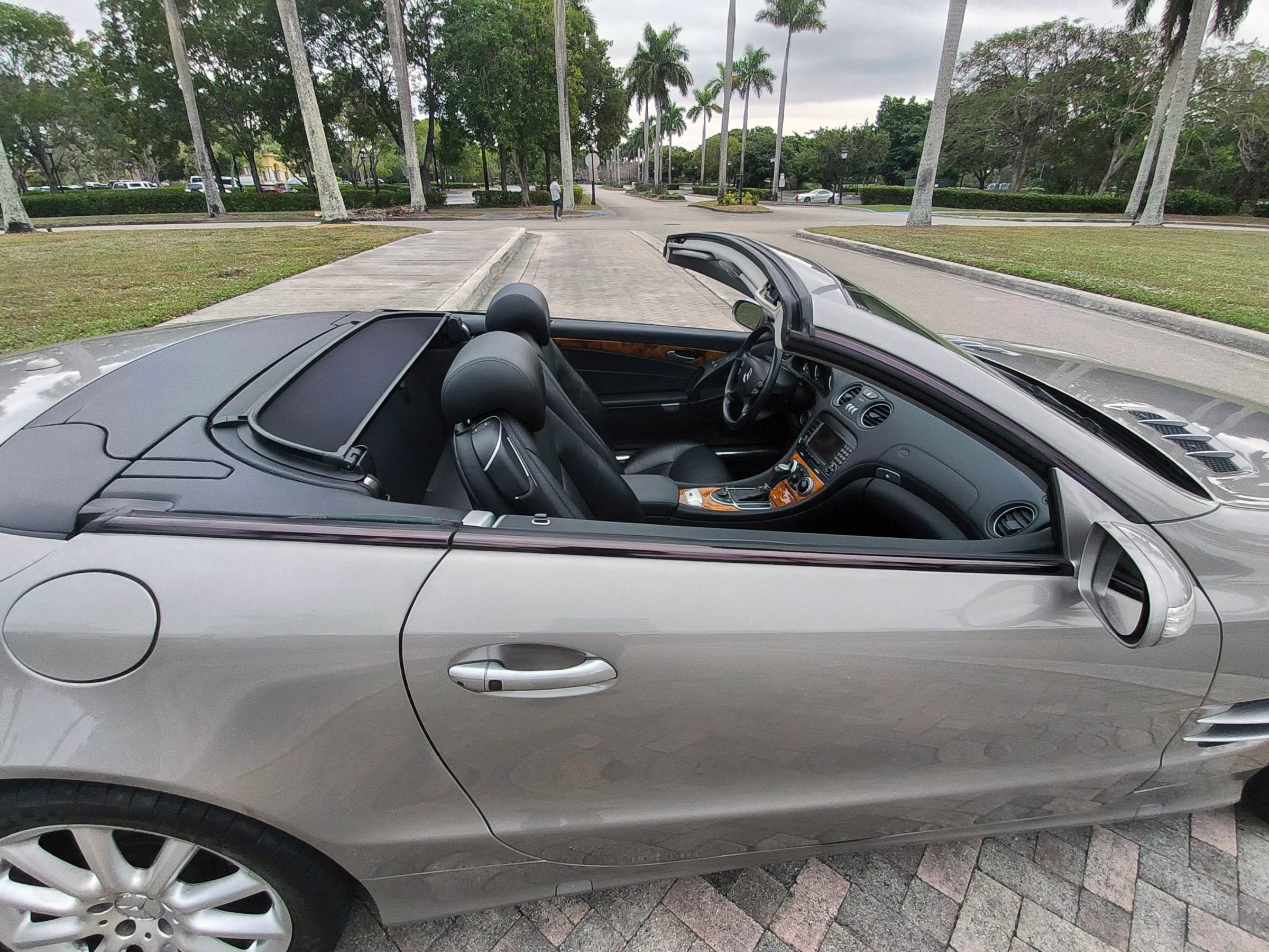 Used 2007 Mercedes-Benz SL 550 image 11