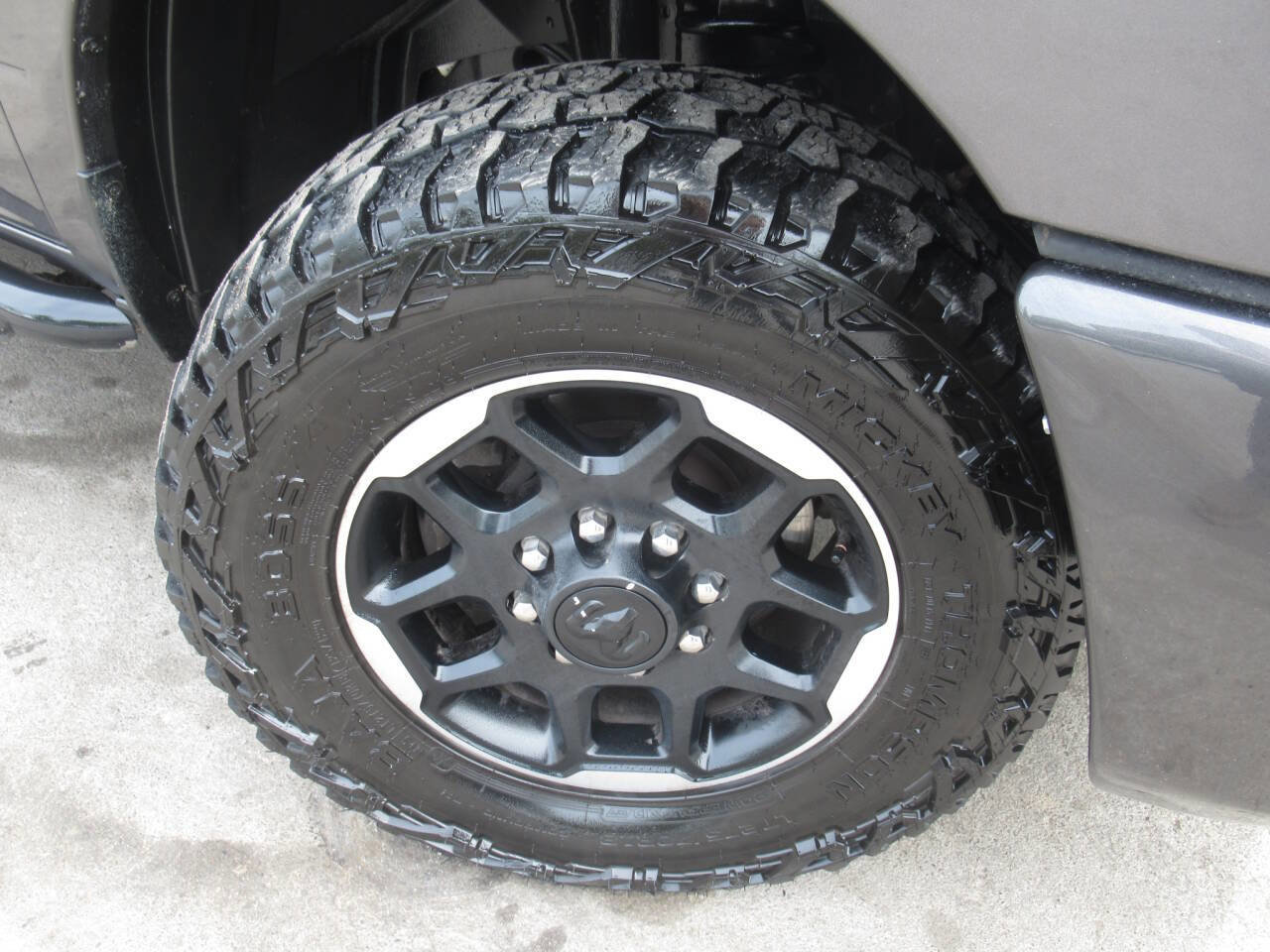 Used 2025 RAM 2500 Laramie AWD/4WD image 4