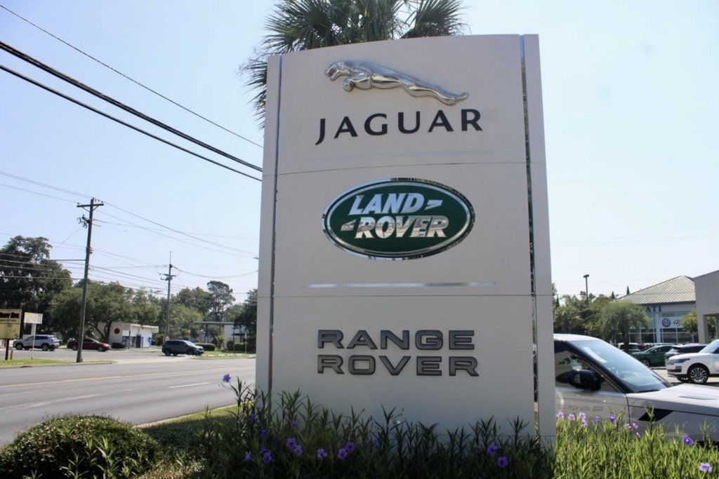 Certified 2025 Land Rover Range Rover Evoque Dynamic SE image 35