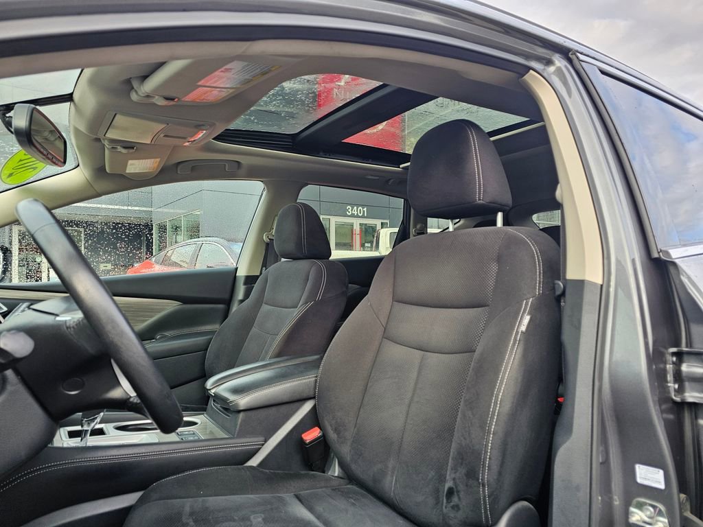 Used 2018 Nissan Murano SV w/ Premium Package image 18