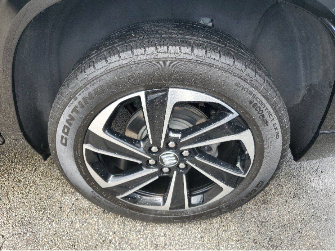 Used 2025 Buick Enclave Sport Touring w/ Power Package FWD image 5