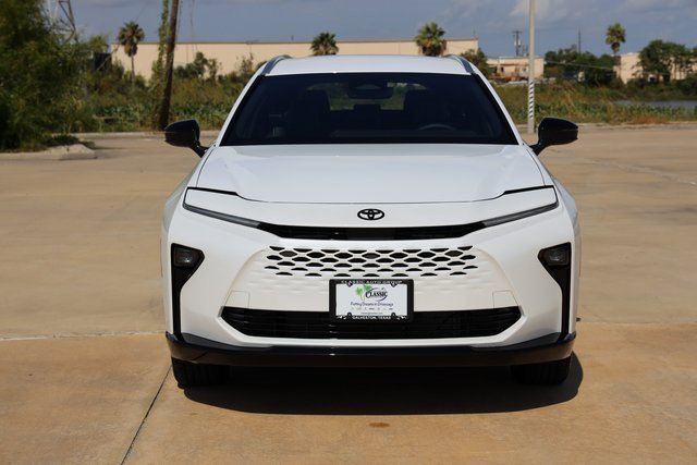 New 2025 Toyota Crown Signia image 2