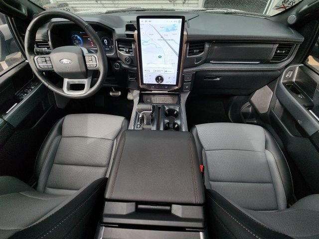 Used 2024 Ford F150 Lightning Lariat image 29