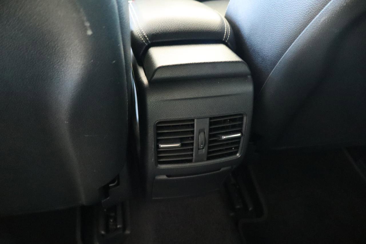 Used 2018 Mercedes-Benz CLA 250 image 32