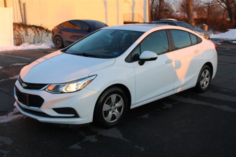 Used 2018 Chevrolet Cruze LS image 4
