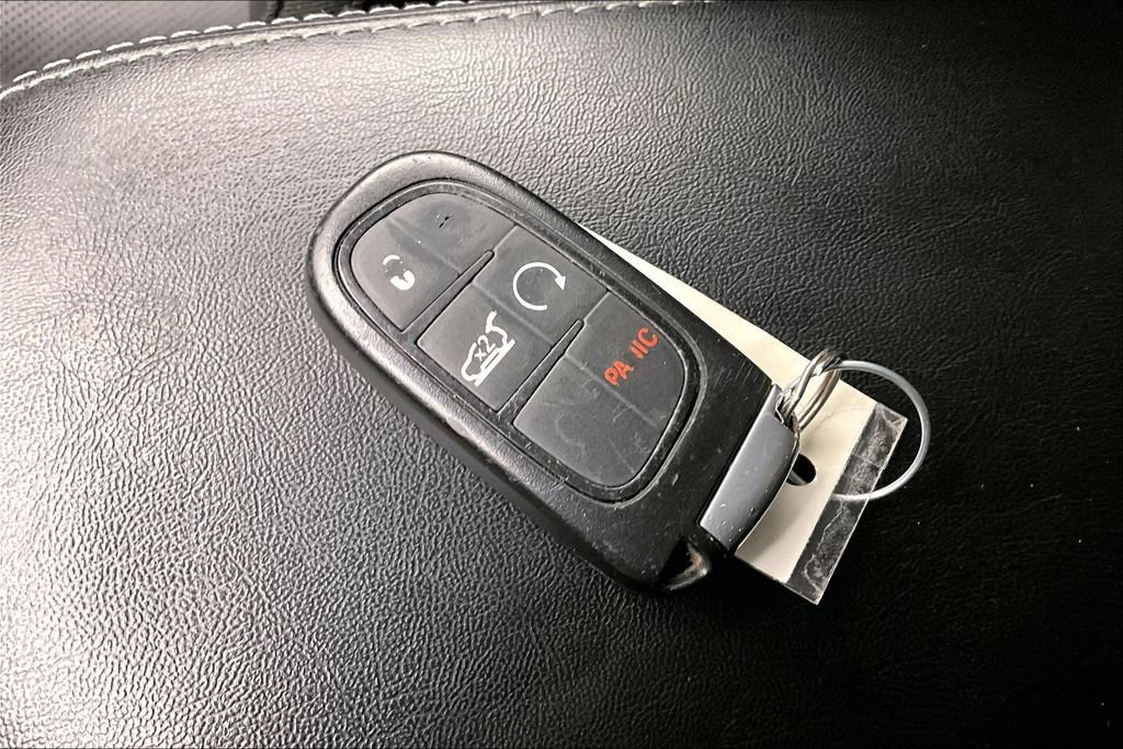 Used 2020 Jeep Cherokee Limited AWD/4WD image 10