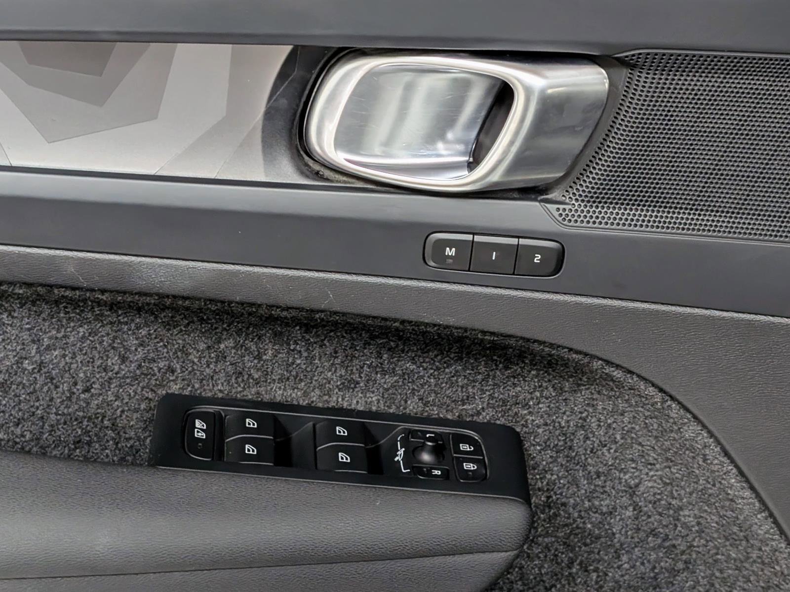 Used 2023 Volvo C40 Recharge Core image 14