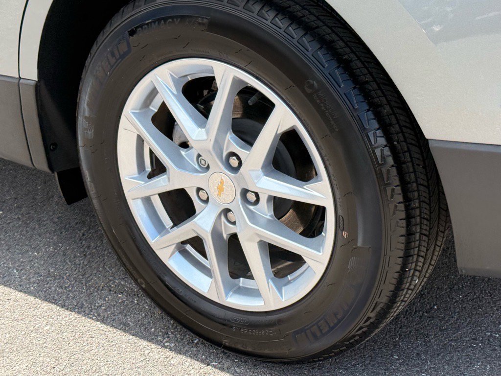 Used 2023 Chevrolet Equinox LS w/ LS Convenience Package image 17