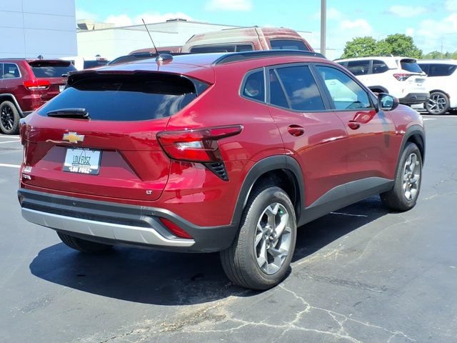 Used 2025 Chevrolet Trax LT w/ Driver Confidence Package FWD image 26