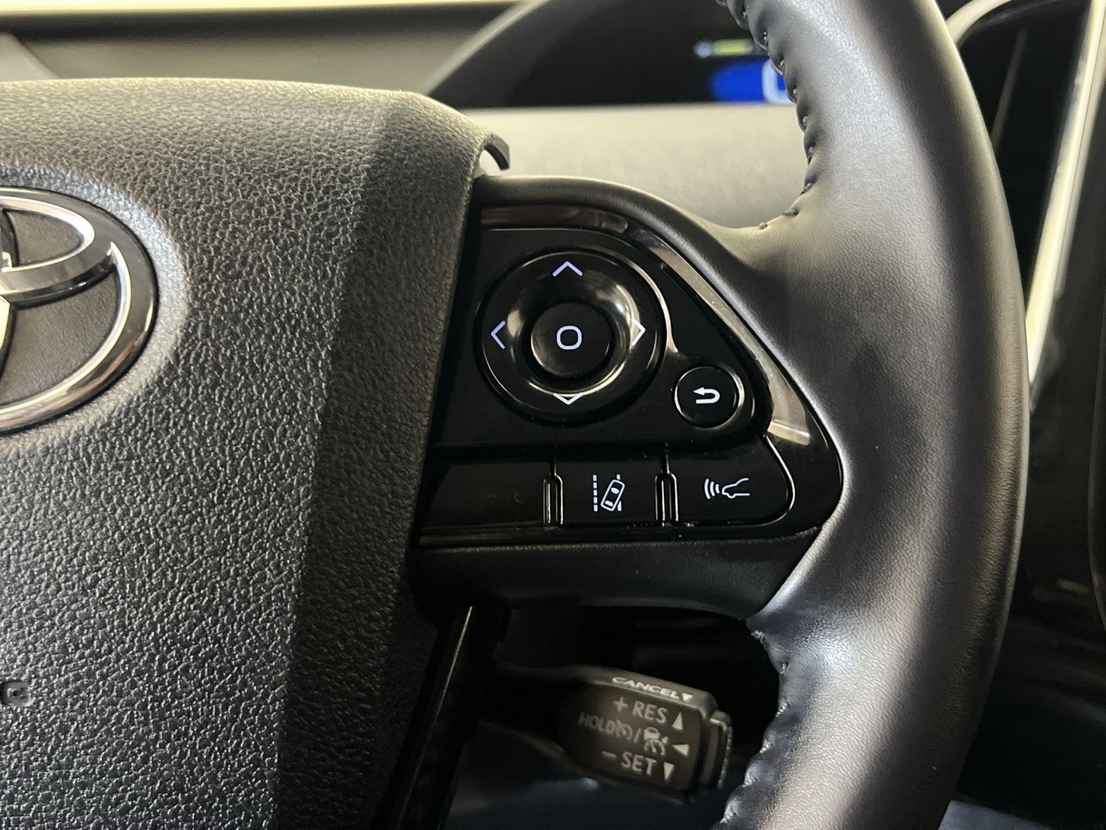 Used 2021 Toyota Prius Prime XLE w/ Carpet Mat Package (TMS) FWD image 31