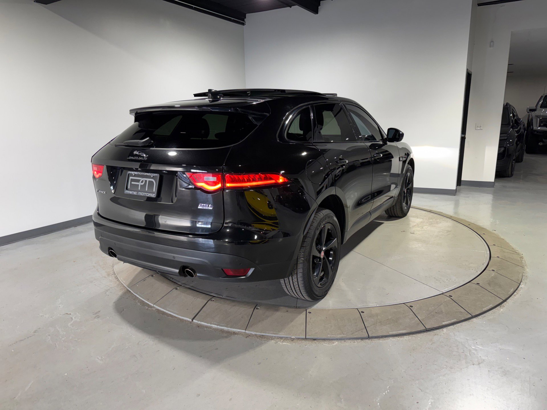 Used 2020 Jaguar F-PACE Prestige AWD/4WD image 15