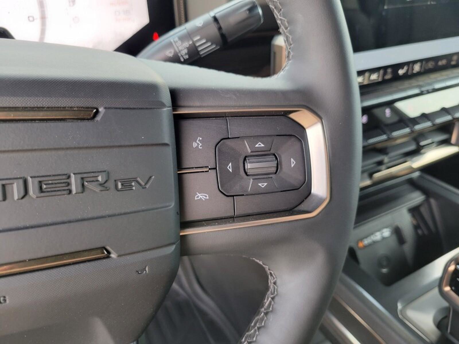 New 2025 GMC Hummer EV 2X w/ LPO, Illumination Package image 13