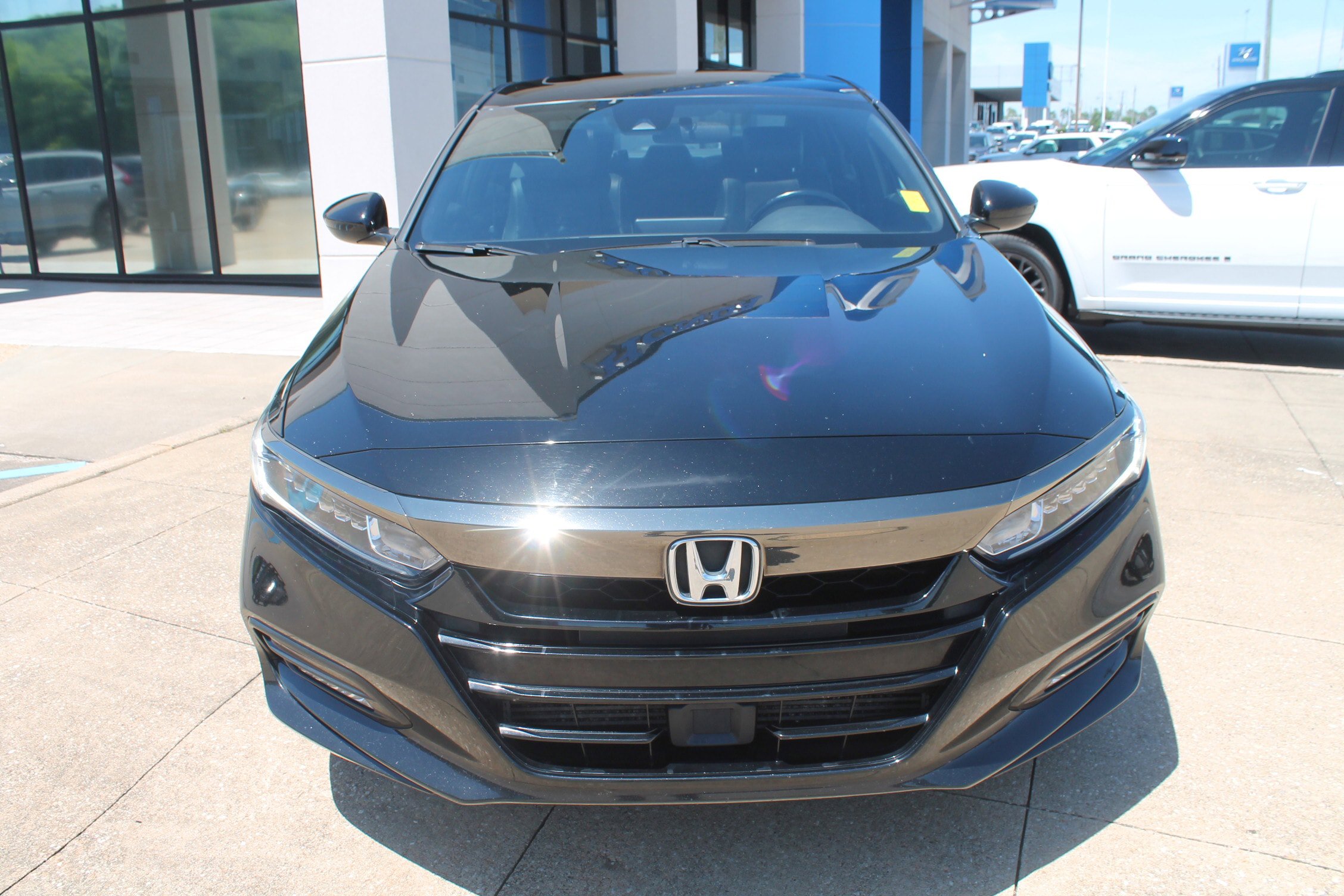 Used 2020 Honda Accord Sport image 2