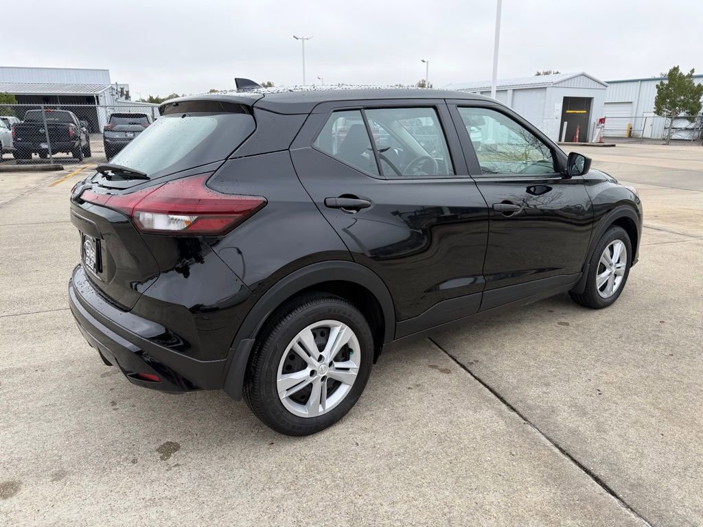 Used 2025 Nissan Kicks Play S image 5