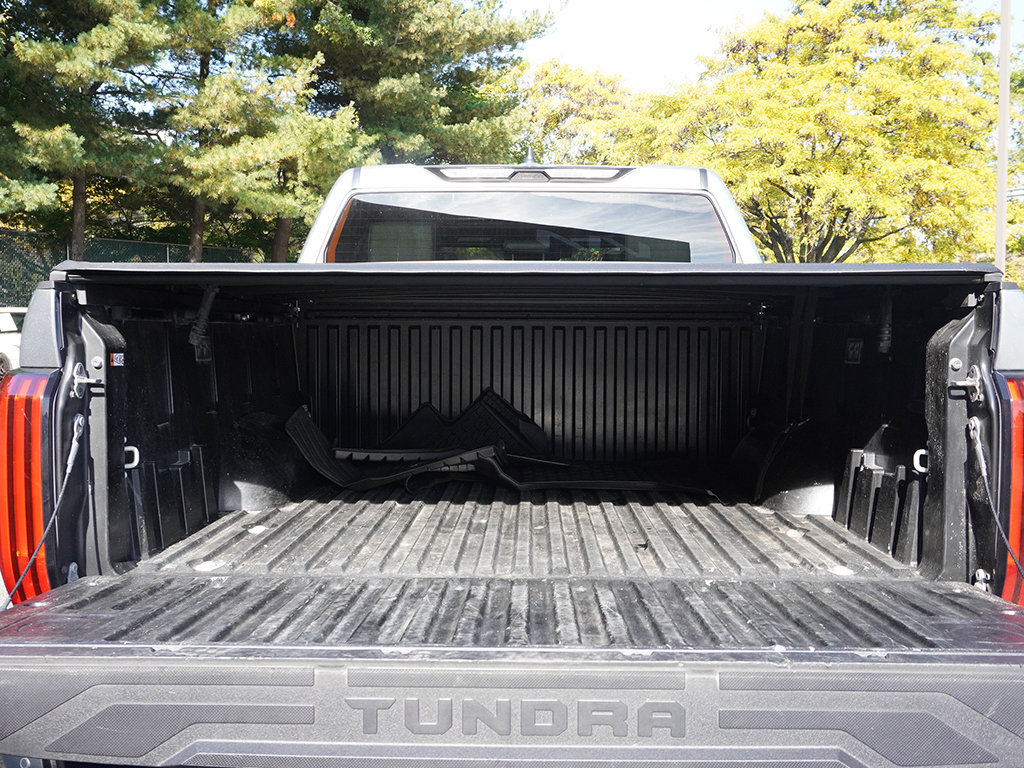 Used 2025 Toyota Tundra Limited AWD/4WD image 22