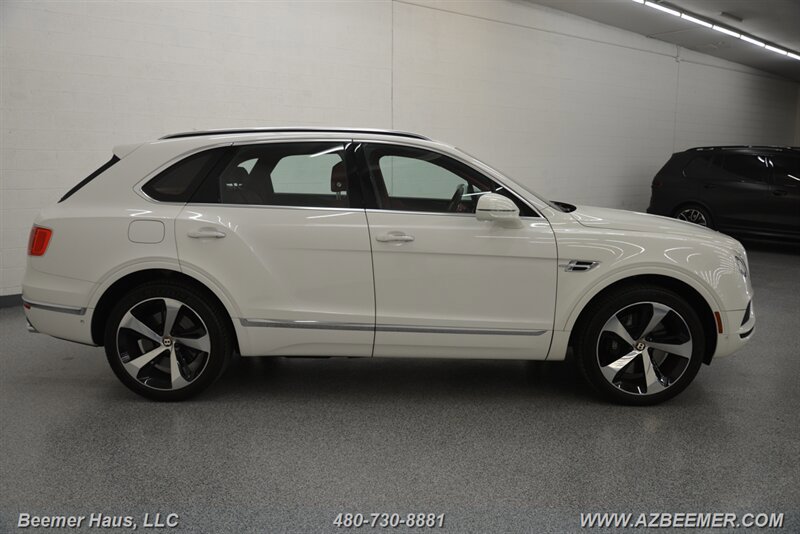 Used 2019 Bentley Bentayga AWD/4WD image 9